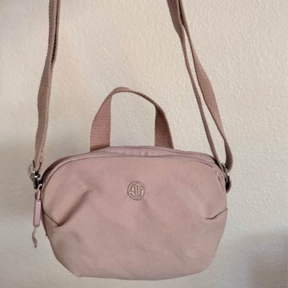 Ultra Lightweight Minimalist Sling Bag Crossbody Chest Bag with Handle
